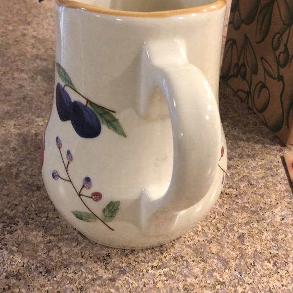 Longaberger Fruit Medley Pottery Pitcher Never Used Retired - Picture 6 of 16